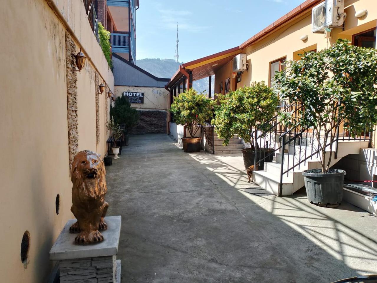 Two Lions Hotel Tbilisi Exterior photo