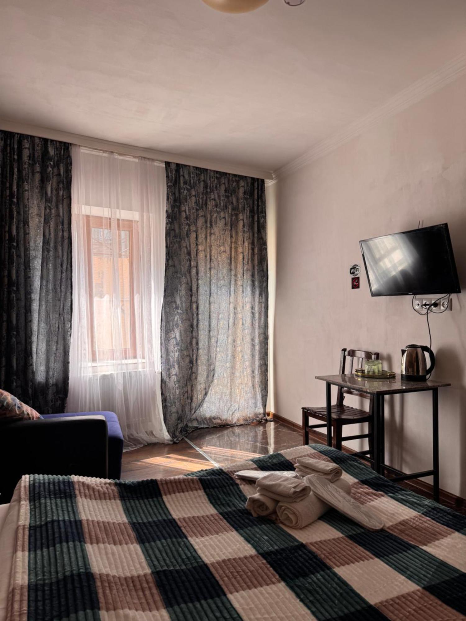 Two Lions Hotel Tbilisi Exterior photo